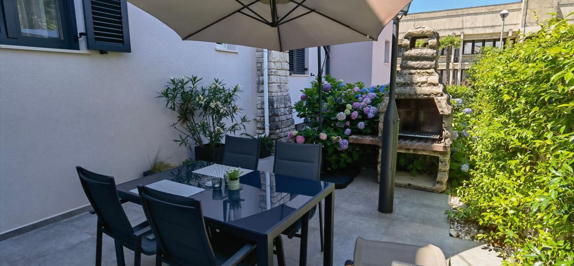 Stay In The Very Heart Of Porec - 50M To The Beach Εξωτερικό φωτογραφία